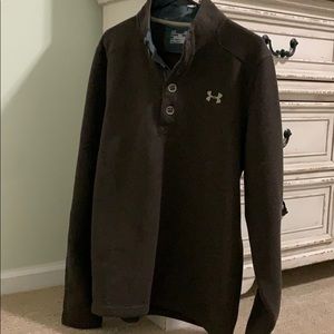 UA pullover